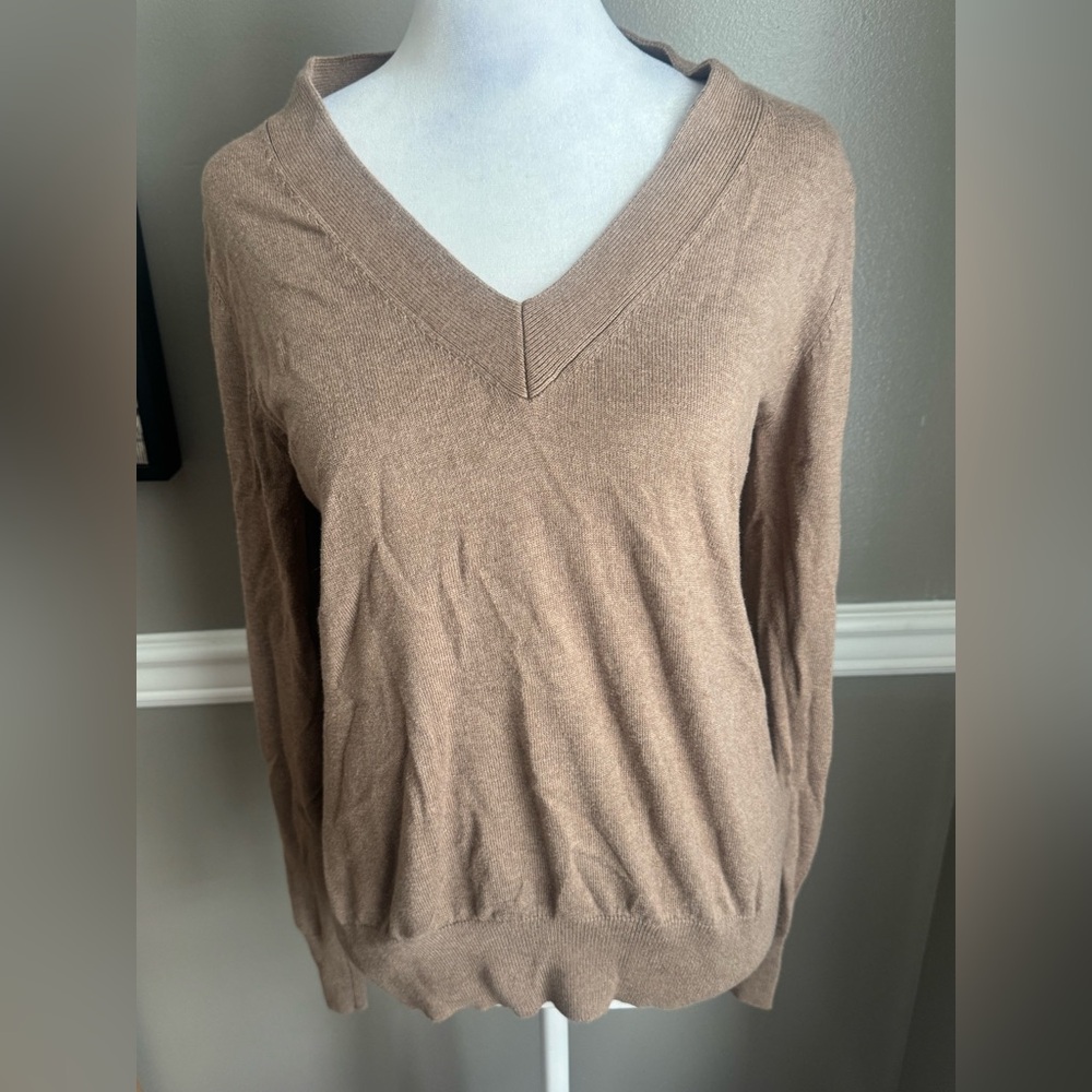 Eddie Bauer Tan V-Neck Lightweight Sweater top Cashmere Blend Women’s Medium